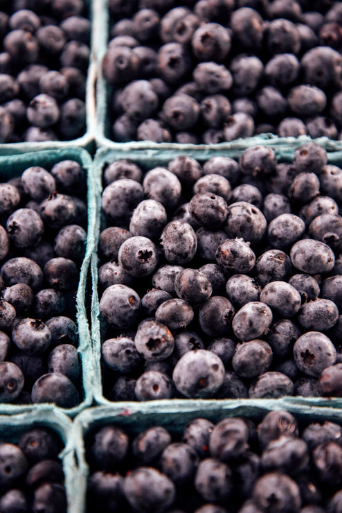 Load image into Gallery viewer, Farm market containers of fresh blueberries