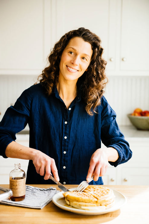Load image into Gallery viewer, Jessica Marshall-Rashid slicing homemade waffles