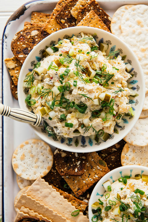 Load image into Gallery viewer, Pickle Dip and crackers
